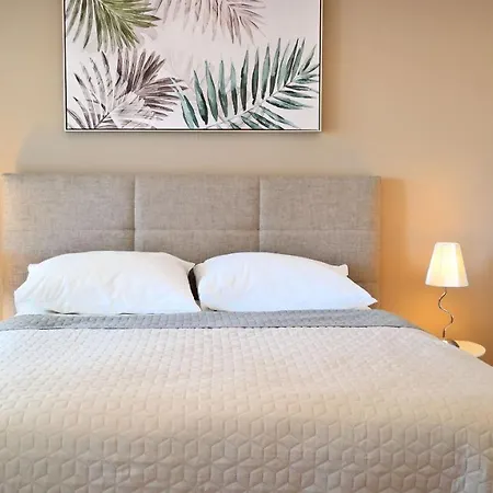 House Yellow Silo (Krk)