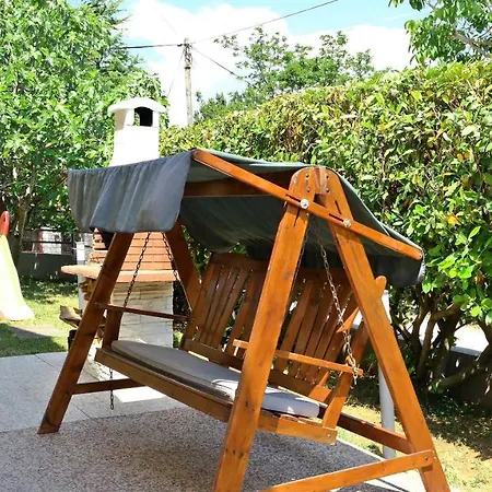 Vikendica House Yellow Silo (Krk)