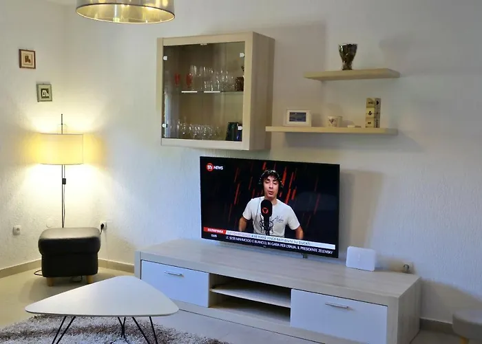 Nyaraló House Yellow *