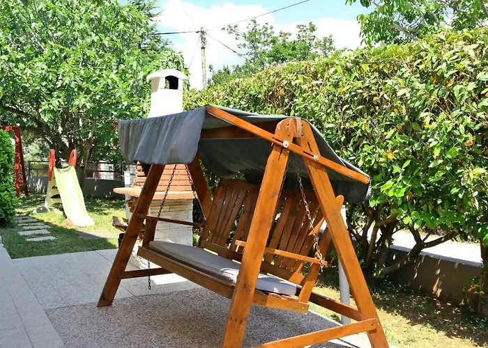 Nyaraló House Yellow Šilo